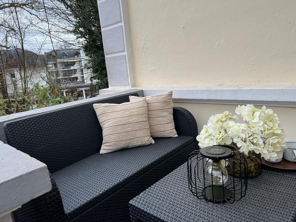 2 Mercedes Balkon Zentrum Parkplatz * Bad Pyrmont